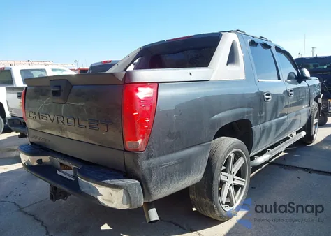 2004 Chevrolet Avalanche 1500 из США, поврежденный, VIN 3GNEC12T54G334334